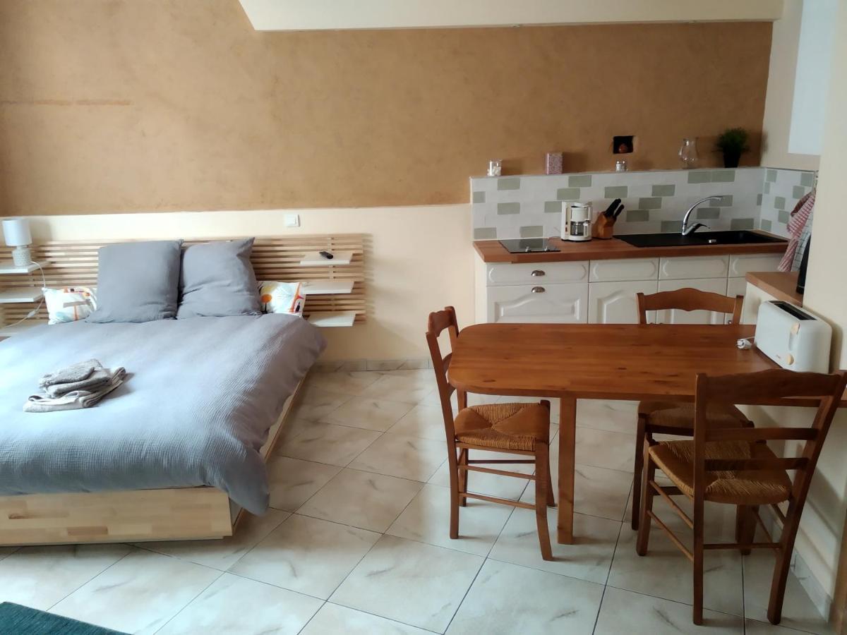 Au Coeur De Montastruc-La-Conseillere - Chambres D'Hotes Εξωτερικό φωτογραφία